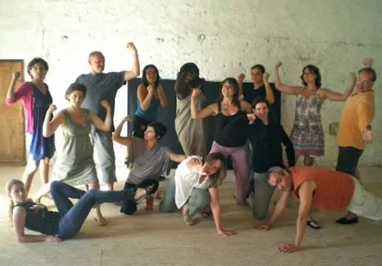 L’intensité du théâtre grâce au groupe